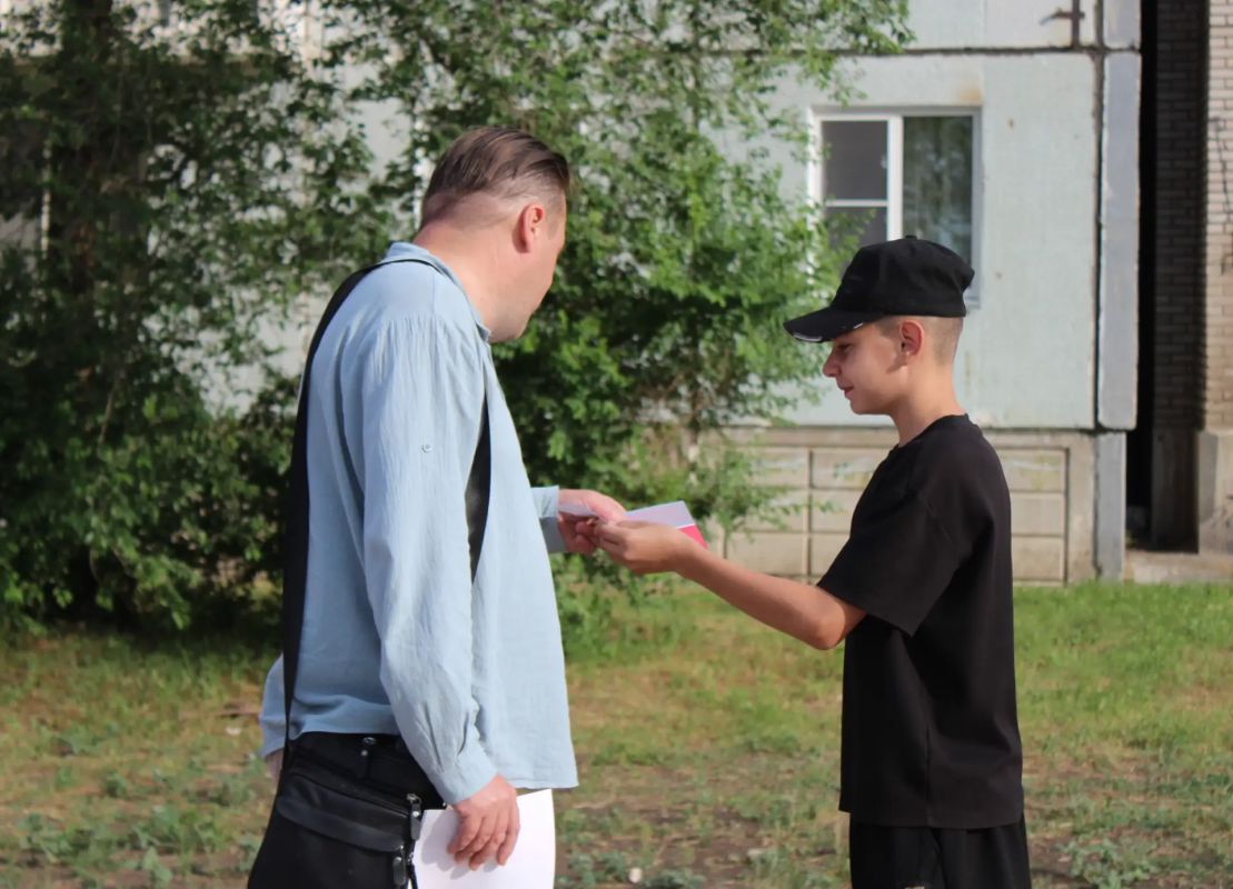 В Саяногорске полицейские, общественники и прокуратура провели совместный рейд в рамках акции «Каникулы с Общественным советом» В Саяногорске полицейские, общественники и прокуратура провели совместный рейд в рамках акции «Каникулы с Общественным советом»