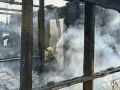 Слишком малое расстояние от дымовой трубы до конструкций постройки стало причиной крупного пожара в частном секторе на «Полярке»