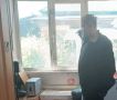Черногорские оперативники раскрыли кражу ювелирных изделий и 19 бутылок алкоголя из частного дома