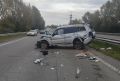 В Абакане водитель иномарки не справился с управлением и врезался в металлическое ограждение
