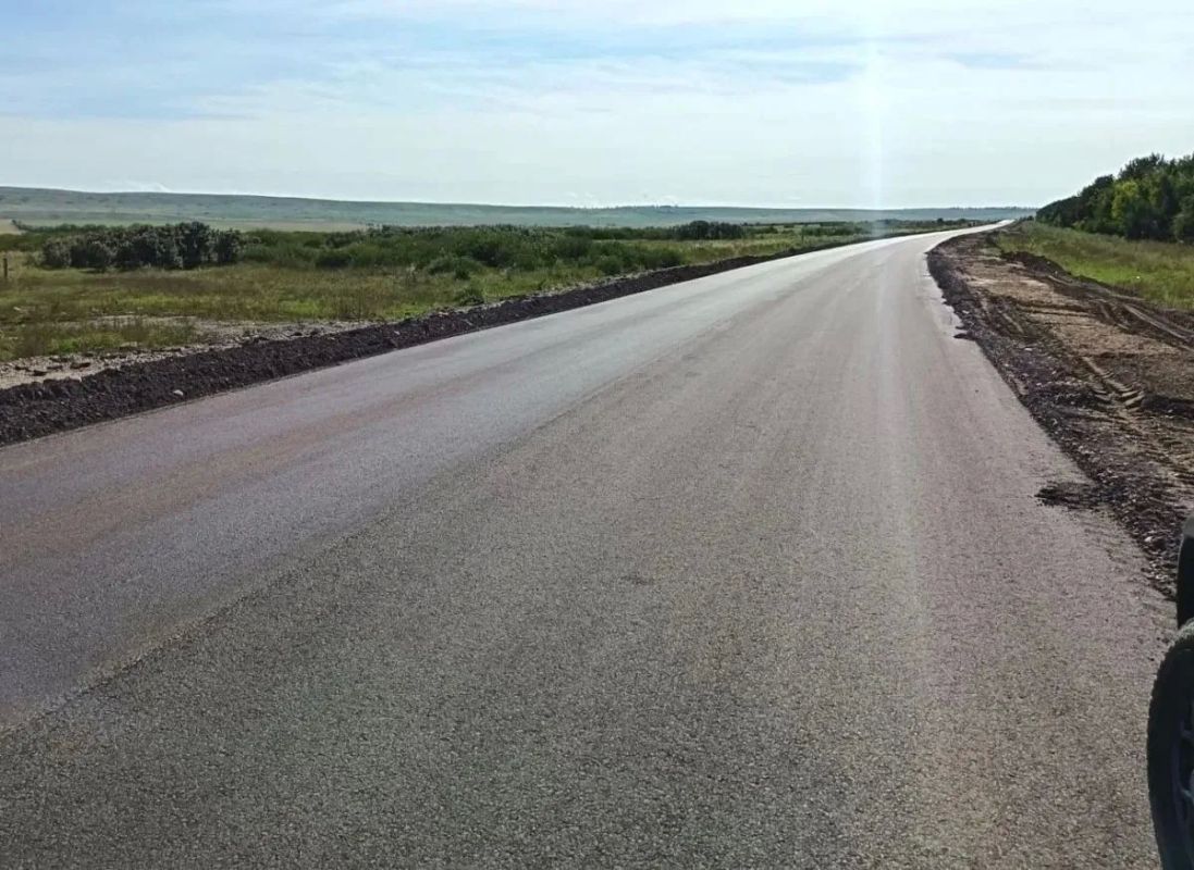 Участок дороги Лукьяновка-Кирово-Очуры (Алтайский р-н) отремонтируют в течение месяца, работы здесь ведутся рамках нацпроекта Участок дороги Лукьяновка-Кирово-Очуры (Алтайский р-н) отремонтируют в течение месяца, работы здесь ведутся рамках нацпроекта