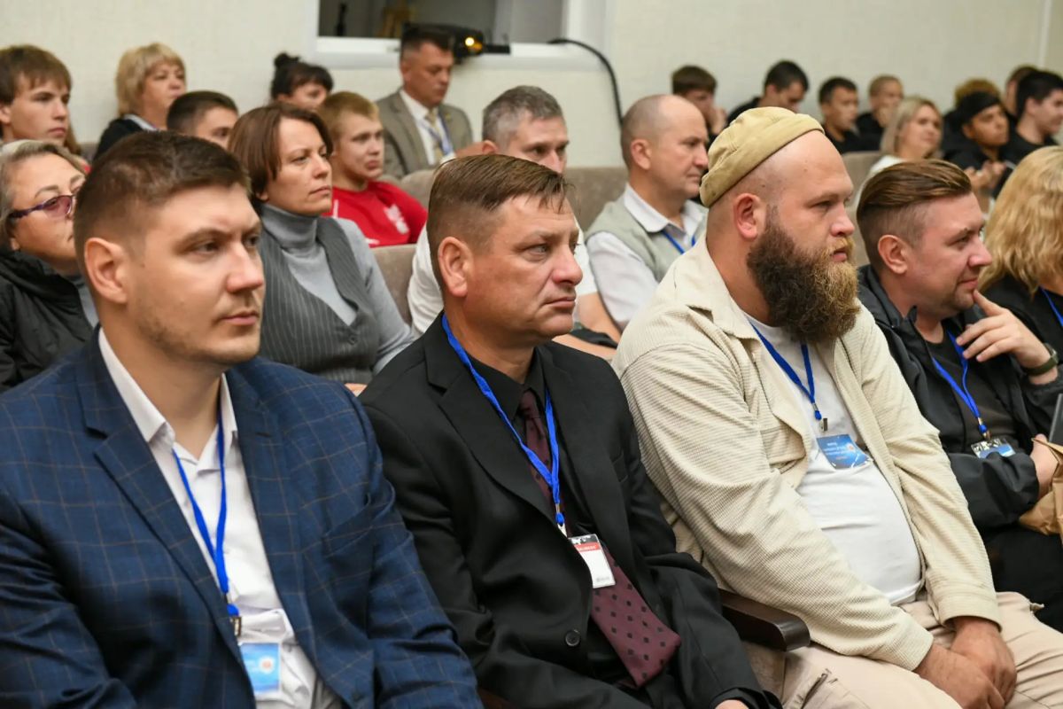 Валентин Коновалов: Открыл VII Форум народных дружин Хакасии Валентин Коновалов: Открыл VII Форум народных дружин Хакасии