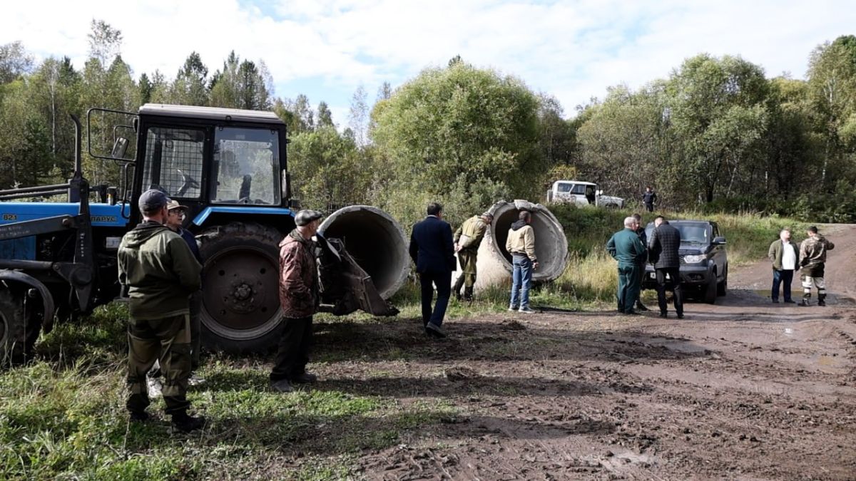 Жители Таштыпского района своими силами восстанавливают разрушенные мосты у Матура