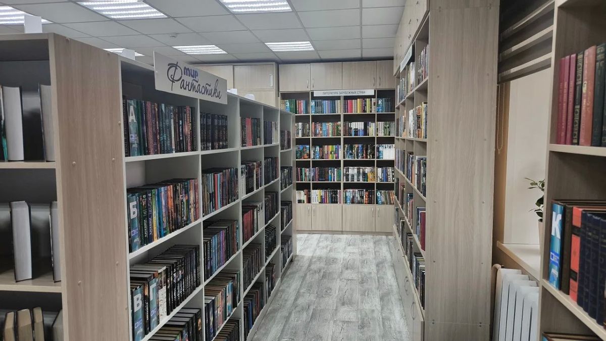 Современное пространство с богатым наполнением: модельная библиотека открылась в Белом Яре Современное пространство с богатым наполнением: модельная библиотека открылась в Белом Яре