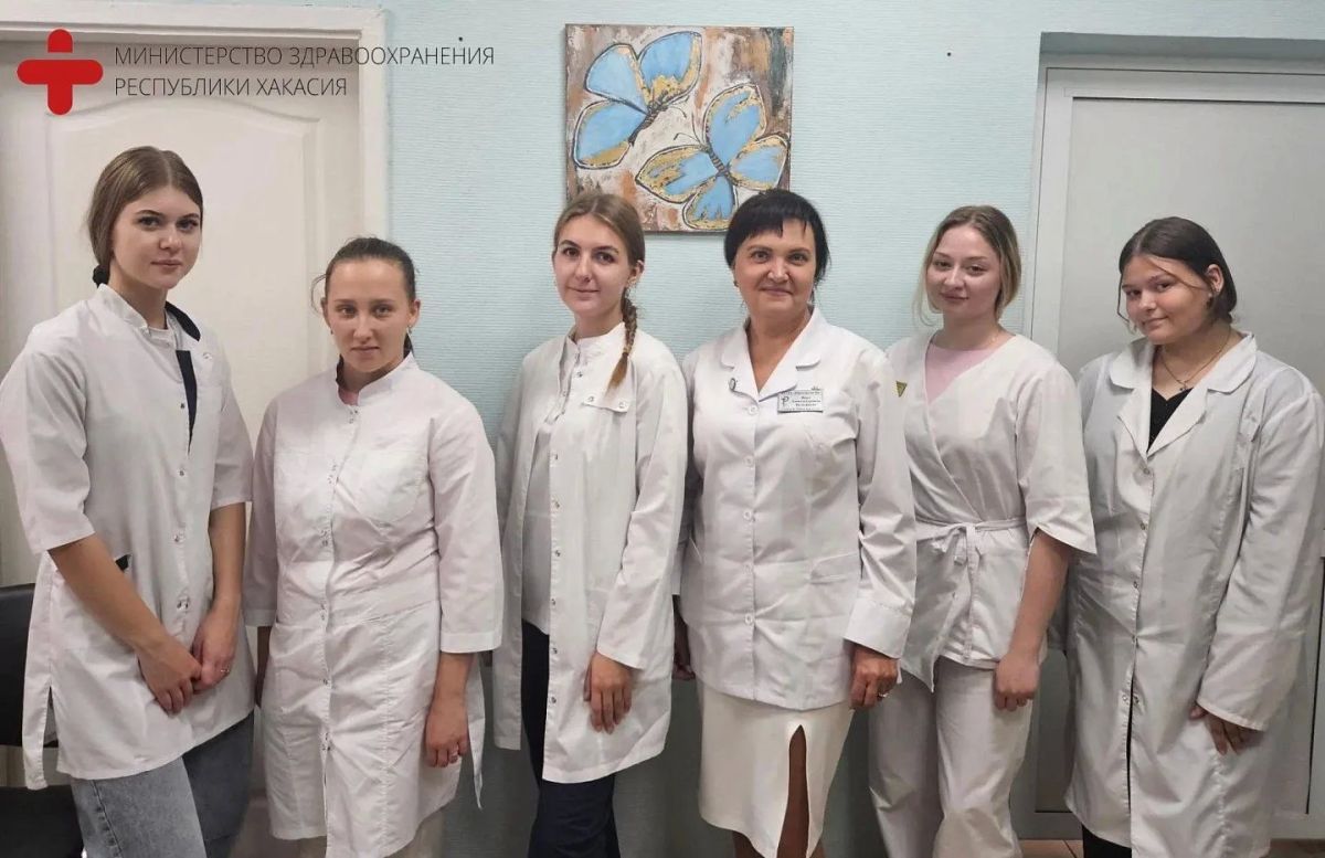 Команду Черногорской больницы пополнили молодые специалисты Команду Черногорской больницы пополнили молодые специалисты