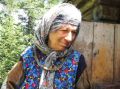 Отшельницу Агафью Лыкову охраняют от медведей после двух нападений