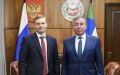 Глава Хакасии Валентин Коновалов и генеральный консул Казахстана Керим Кожамбердиев обсудили вопросы социально-экономического сотрудничества