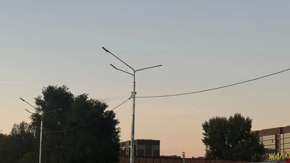 Завершено строительство линии освещения на улице Итыгина: о включении в постоянный режим линии сообщил на еженедельном штабе представитель подрядной организации ООО «Энком» Завершено строительство линии освещения на улице Итыгина: о включении в постоянный режим линии сообщил на еженедельном штабе представитель подрядной организации ООО «Энком»