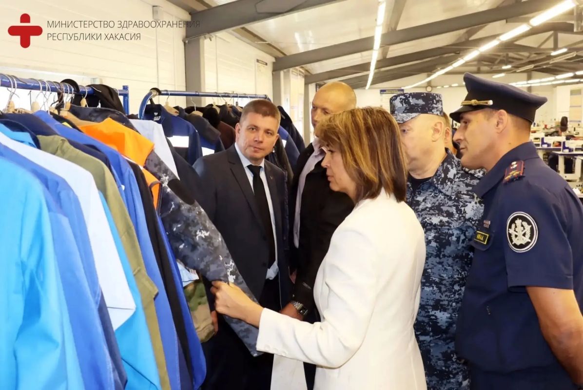 Руководство Минздрава Хакасии оценило производственные мощности ИК-33 для нужд медицинских учреждений региона Руководство Минздрава Хакасии оценило производственные мощности ИК-33 для нужд медицинских учреждений региона