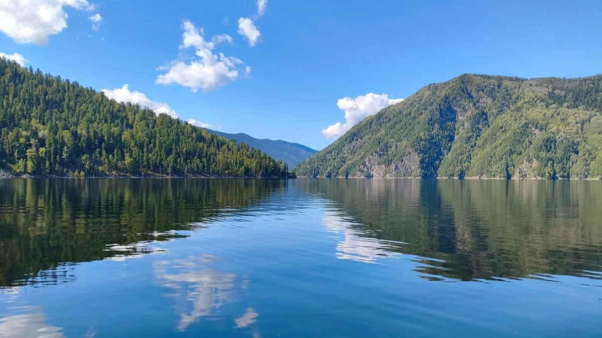 Проведён водный рейд акватории Саяно-Шушенского водохранилища Проведён водный рейд акватории Саяно-Шушенского водохранилища