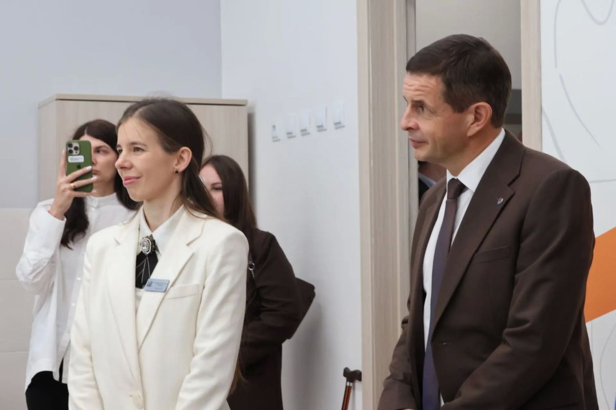 В Абакане заложили фундамент инженерного потенциала Хакасии: сегодня две наших школы – 32 и 33 – благодаря заключённому весной 2026 года договору сотрудничества между директорами и Сибирским федеральным университетом... В Абакане заложили фундамент инженерного потенциала Хакасии: сегодня две наших школы – 32 и 33 – благодаря заключённому весной 2026 года договору сотрудничества между директорами и Сибирским федеральным университетом...