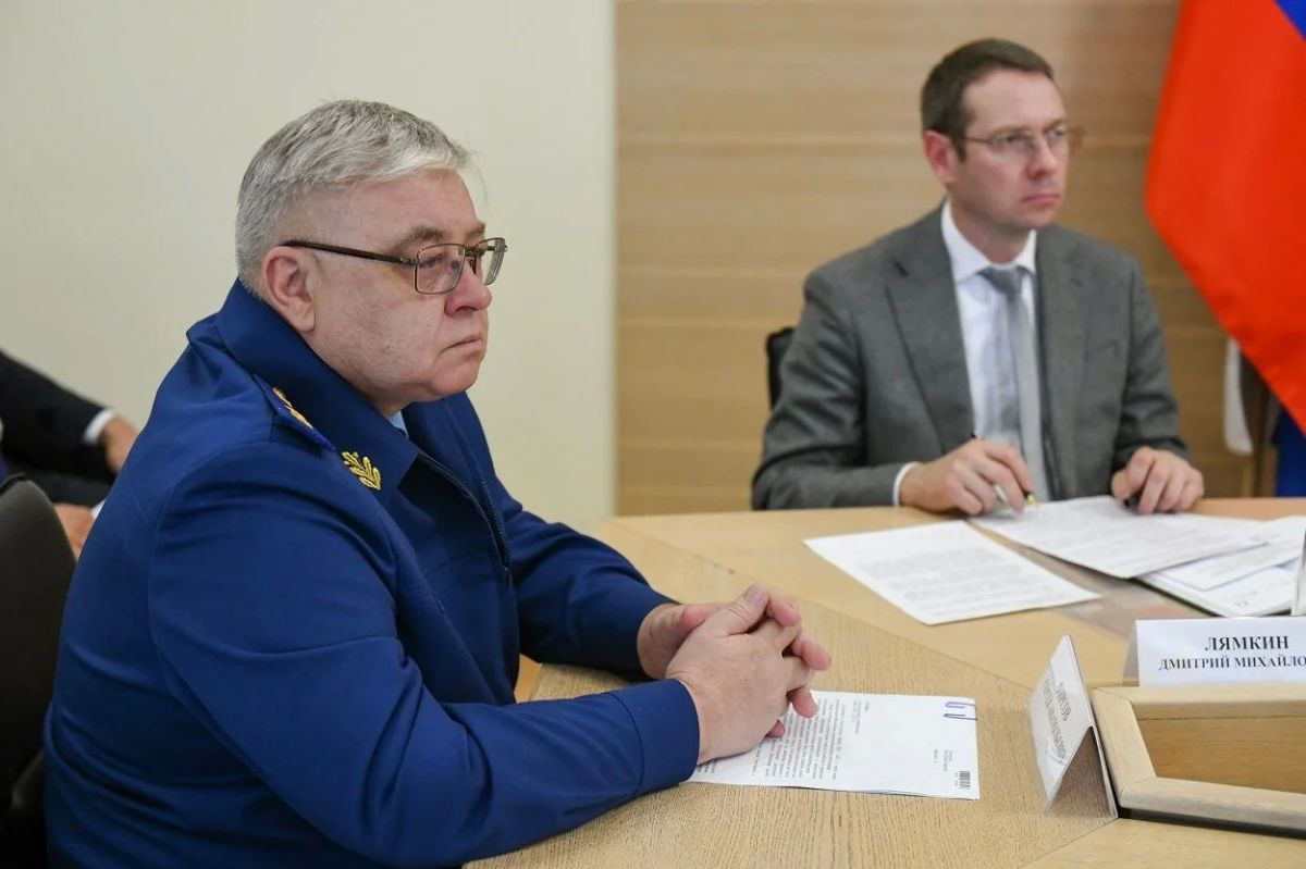 Валентин Коновалов принял участие в окружном совещании по подготовке к отопительному сезону Валентин Коновалов принял участие в окружном совещании по подготовке к отопительному сезону