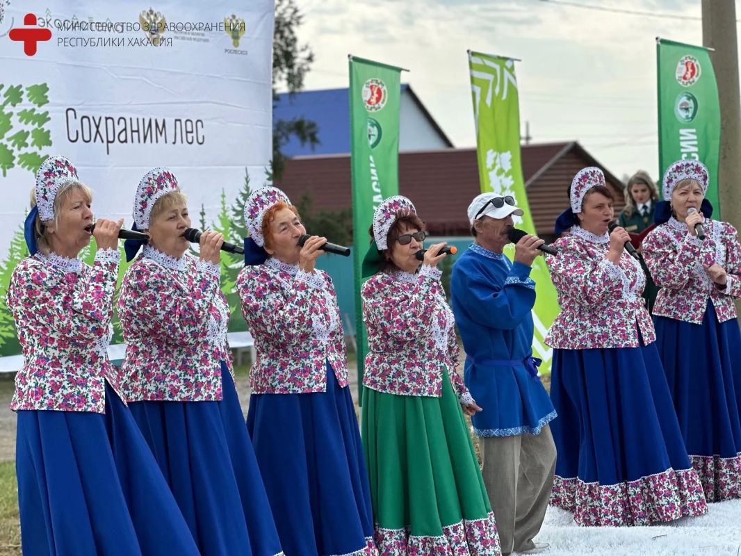 Министр здравоохранения Хакасии и представители медорганизаций приняли участие в акции «Сохраним лес» Министр здравоохранения Хакасии и представители медорганизаций приняли участие в акции «Сохраним лес»