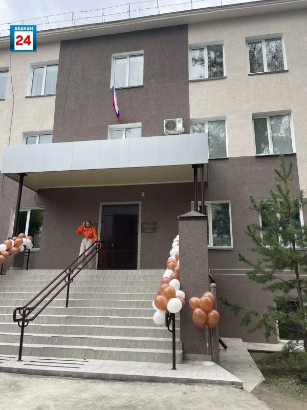 Ремонт фасада Центра психолого-педагогической, медицинской и социальной помощи в Абакане завершен