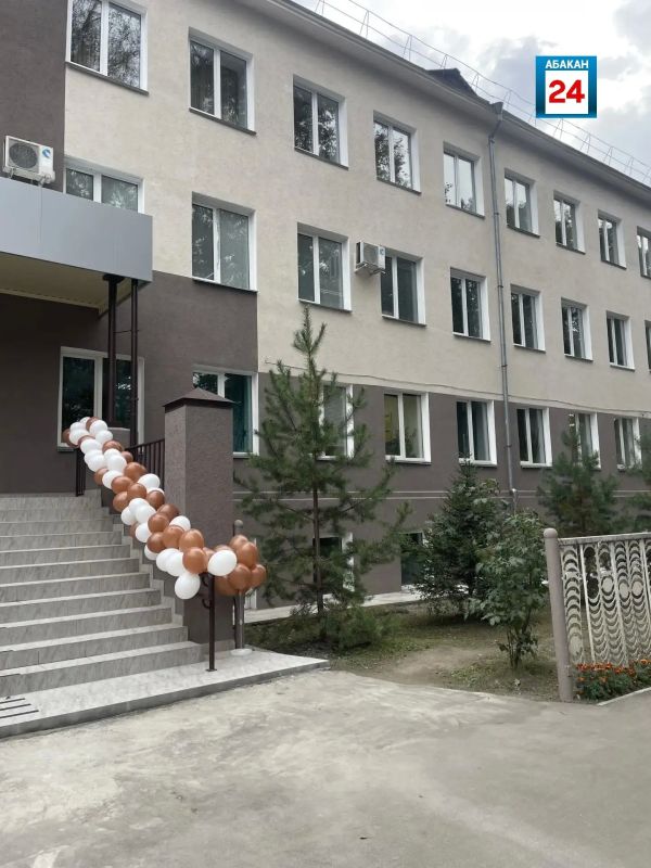 Ремонт фасада Центра психолого-педагогической, медицинской и социальной помощи в Абакане завершен Ремонт фасада Центра психолого-педагогической, медицинской и социальной помощи в Абакане завершен