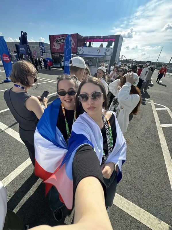 Хакасия на мировой арене: наши ребята зажигают на Международном фестивале молодёжи в Екатеринбурге! Хакасия на мировой арене: наши ребята зажигают на Международном фестивале молодёжи в Екатеринбурге!