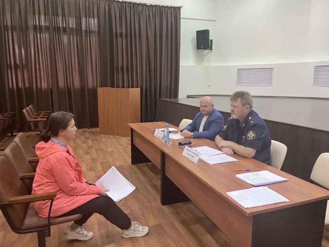 Заместитель руководителя Главного следственного управления провел прием граждан в краевом госпитале для ветеранов войн Заместитель руководителя Главного следственного управления провел прием граждан в краевом госпитале для ветеранов войн