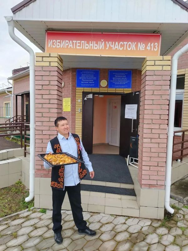 Национальный костюм на выборах – как хорошая традиция Национальный костюм на выборах – как хорошая традиция