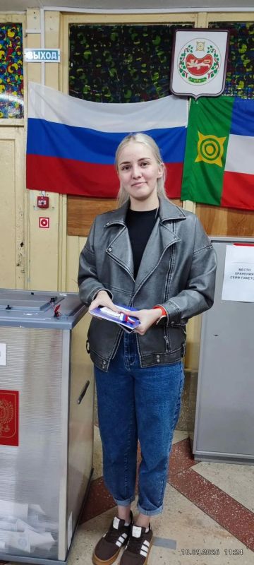 Первый раз ... нет, не в первый класс, а на свое первое голосование! Первый раз ... нет, не в первый класс, а на свое первое голосование!