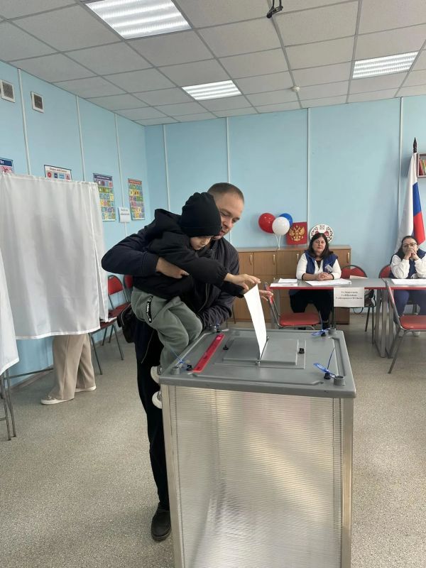 7 + Я, получается семья.. В этом слове любовь и забота, поддержка и понимание, уверенность в будущем и надежный "причал" в житейской суете 7 + Я, получается семья.. В этом слове любовь и забота, поддержка и понимание, уверенность в будущем и надежный "причал" в житейской суете