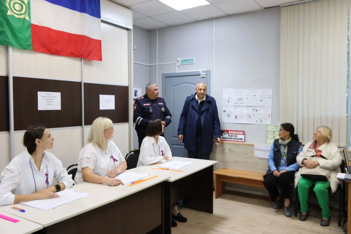 Есть такая работа – УИК. На избирательном участке один в поле не воин Есть такая работа – УИК. На избирательном участке один в поле не воин