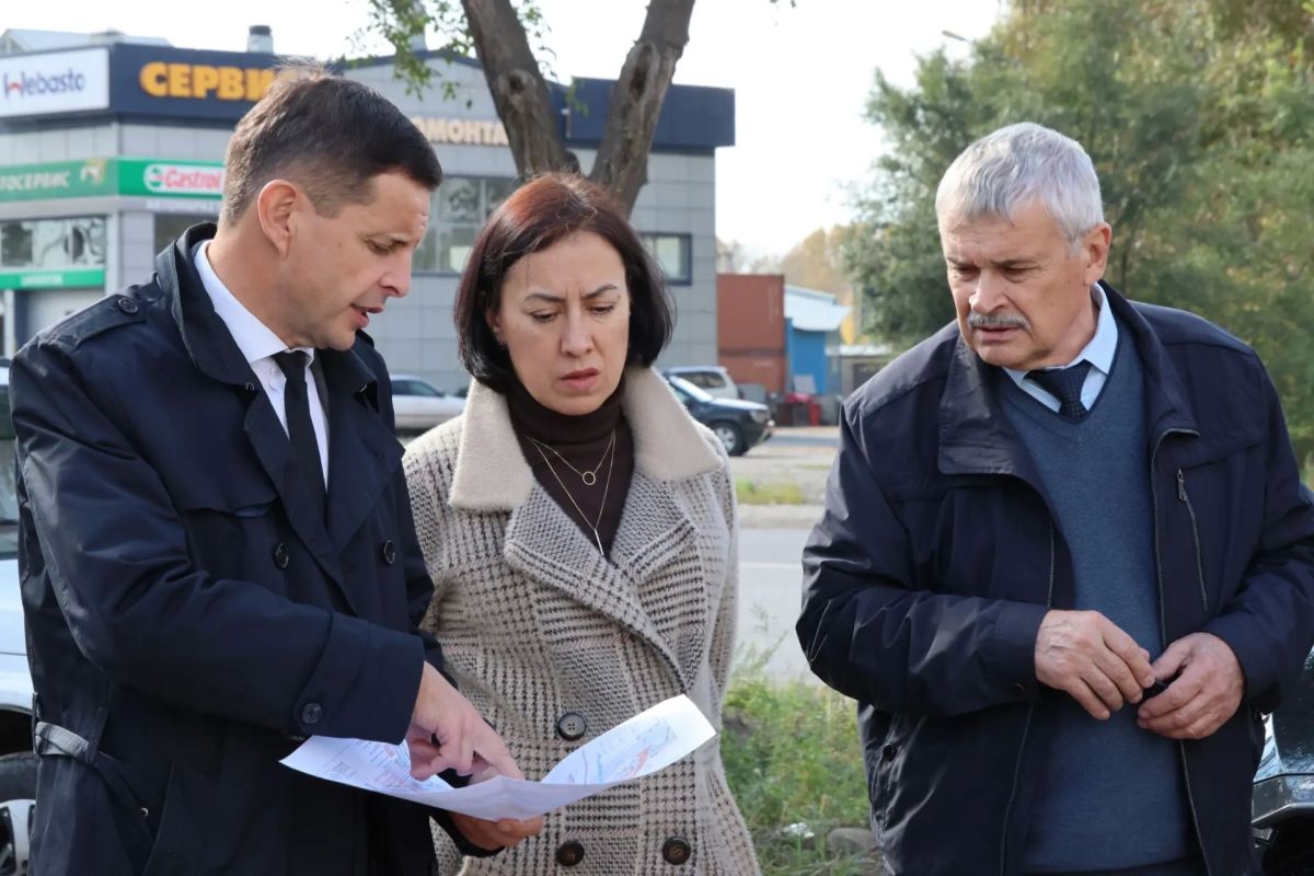 Для благоустройства возле будущей детской поликлиники в Арбане понадобились оперативные решения Для благоустройства возле будущей детской поликлиники в Арбане понадобились оперативные решения