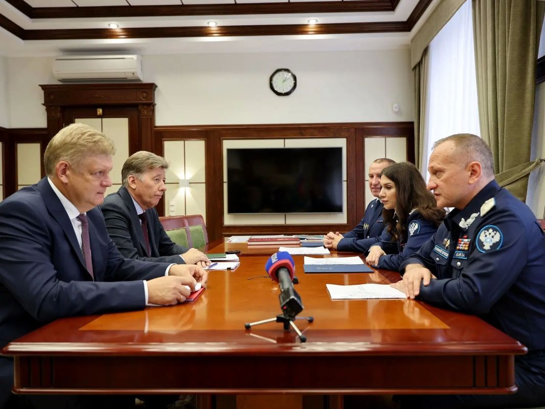 Полпред президента встретился с заместителем руководителя Федерального казначейства