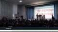 Валентин Коновалов вручил дипломы участникам проекта "Герои Хакасии"