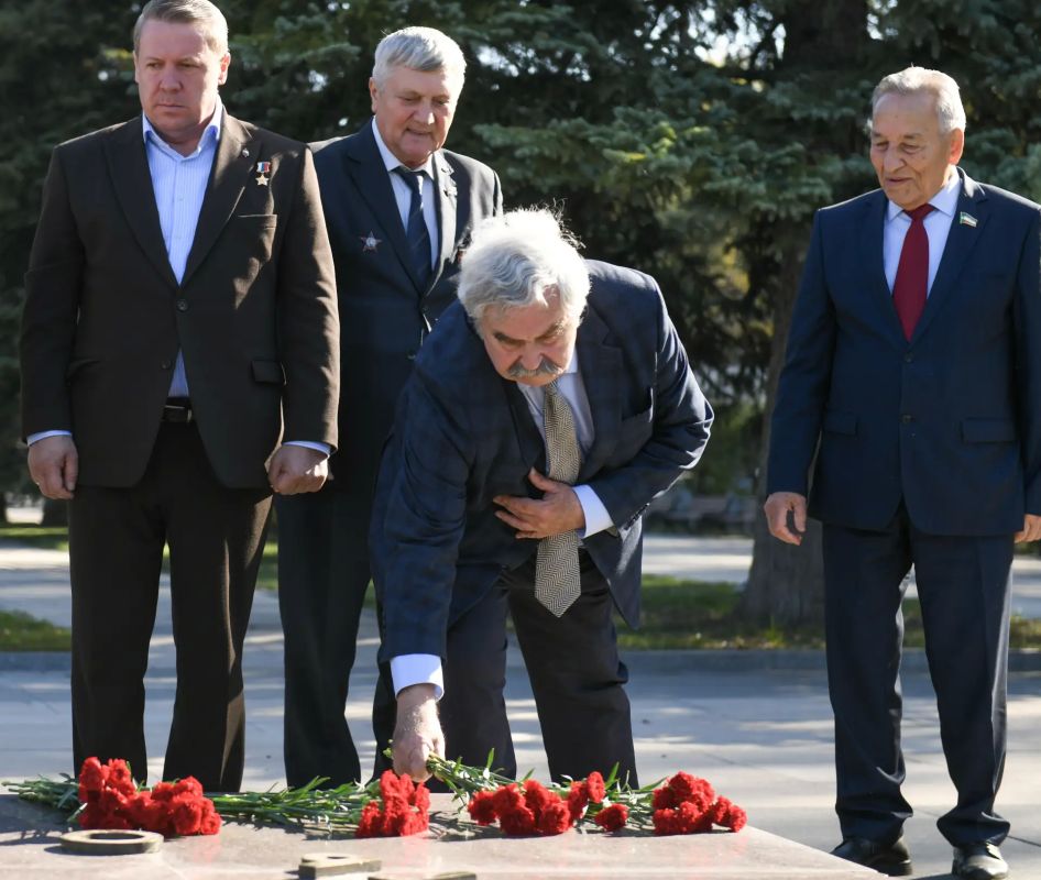 Валентин Коновалов: Встретился с делегацией правительства Москвы в рамках акции «Дороги Победы» Валентин Коновалов: Встретился с делегацией правительства Москвы в рамках акции «Дороги Победы»