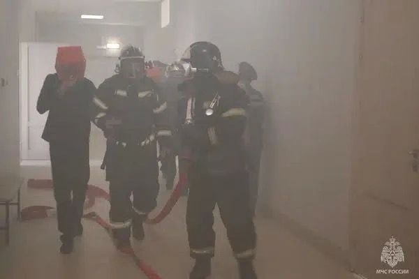 В Абаканской школе № 33 прошли пожарные учения В Абаканской школе № 33 прошли пожарные учения