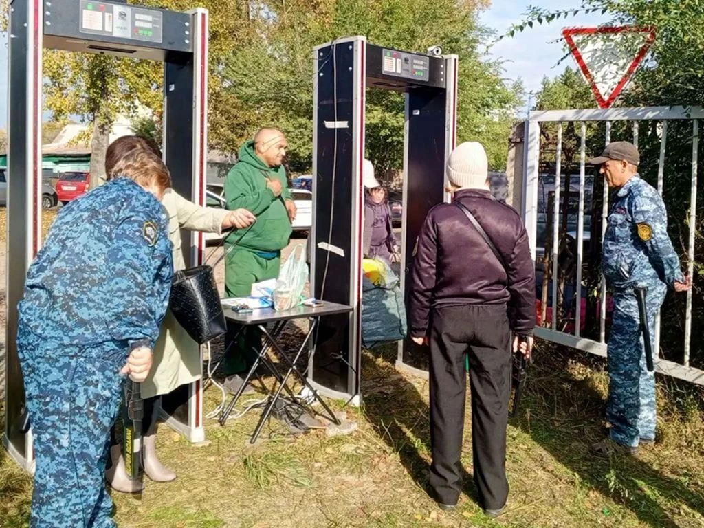Полицейские обеспечили общественный порядок и безопасность во время праздничных мероприятий, посвященных национальному празднику урожая «Уртун тойы» Полицейские обеспечили общественный порядок и безопасность во время праздничных мероприятий, посвященных национальному празднику урожая «Уртун тойы»