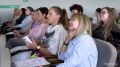 Мы привыкли слышать, что долго сидеть в телефоне вредно для здоровья