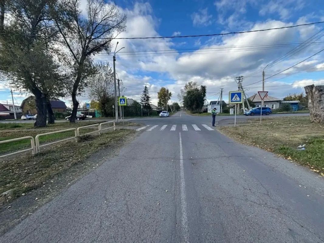 5-летняя девочка оказалась под колёсами авто на пешеходном переходе на улице Хлебная в Абакане