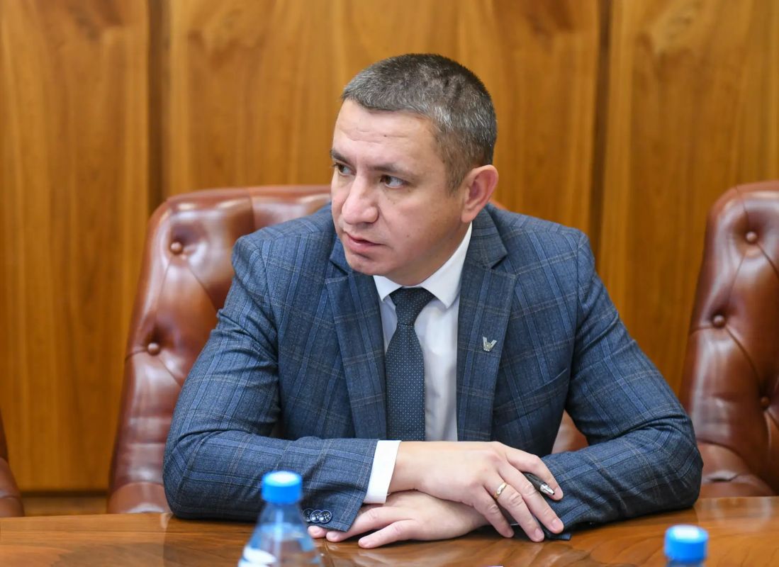 Валентин Коновалов: Провёл заседание штаба по обстановке на топливном рынке Валентин Коновалов: Провёл заседание штаба по обстановке на топливном рынке