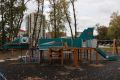 Игровые комплексы на новой детской площадке в абаканском Парке Победы почти готовы