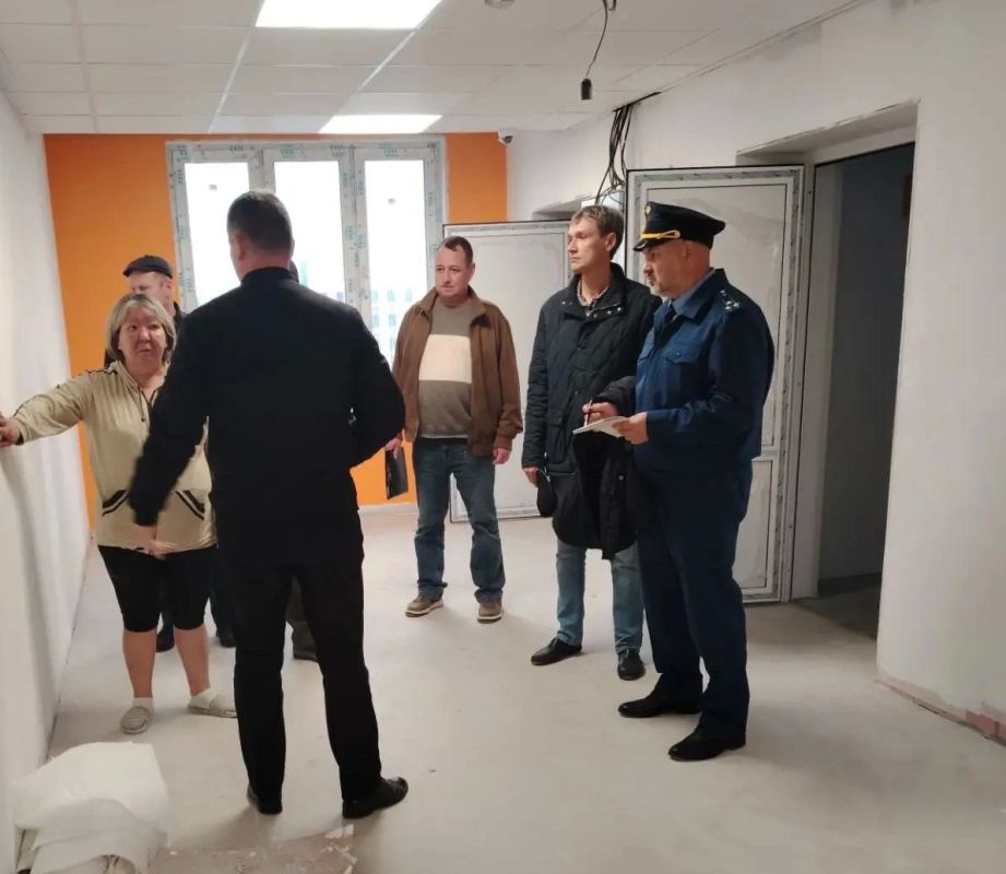 Прокурор г. Абакана Олег Загрядский принял участие в оперативном штабе на социально значимом объекте столицы республики, строительство которого осуществляется в рамках реализации национального проекта «Здравоохранение»