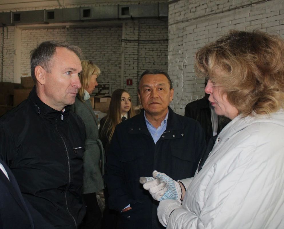 По поручению Валентина Коновалова из Хакасии в зону СВО отправлена новая партия гуманитарного груза По поручению Валентина Коновалова из Хакасии в зону СВО отправлена новая партия гуманитарного груза