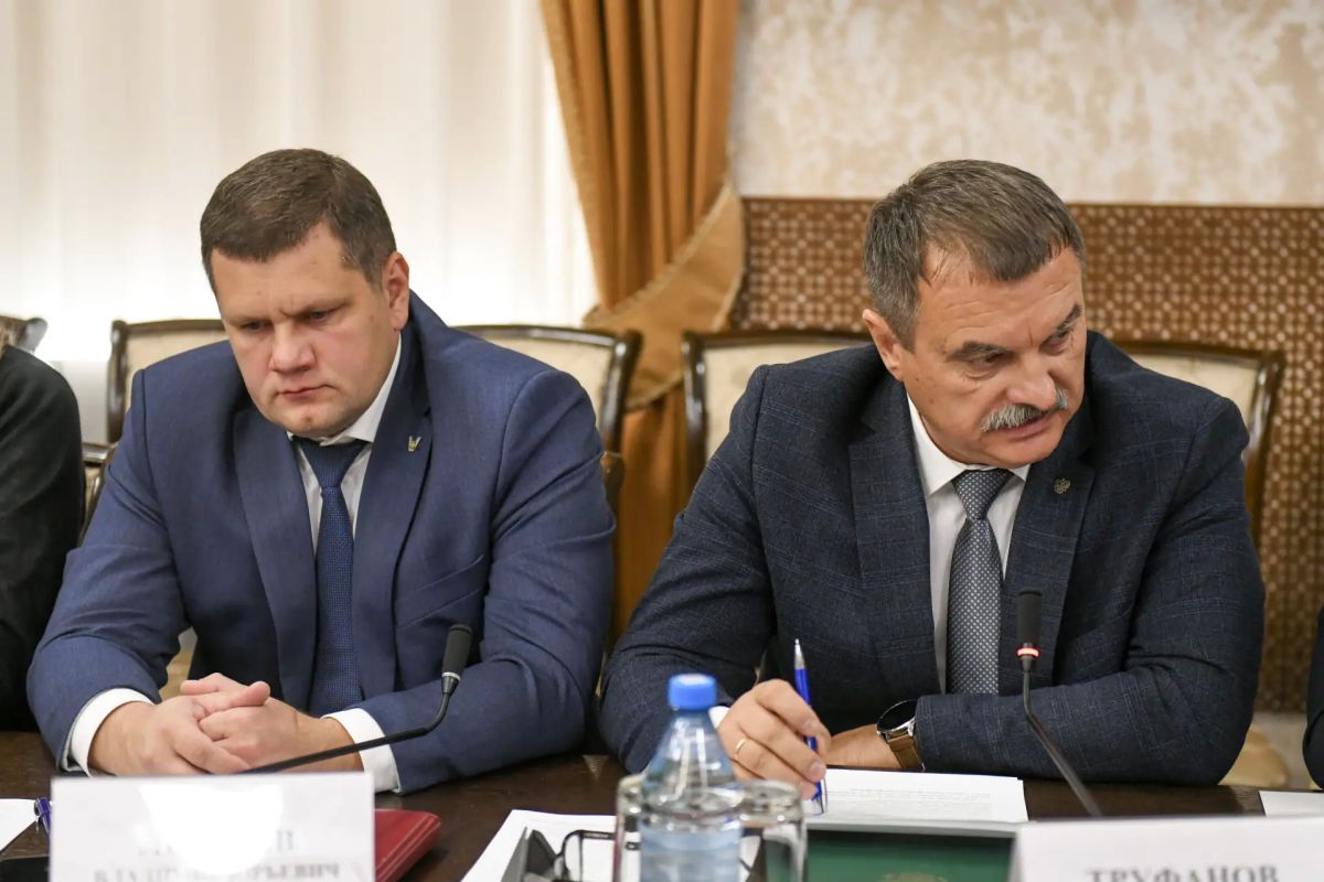 Валентин Коновалов: На совещании с руководством муниципалитетов рассмотрели вопросы земельного контроля Валентин Коновалов: На совещании с руководством муниципалитетов рассмотрели вопросы земельного контроля