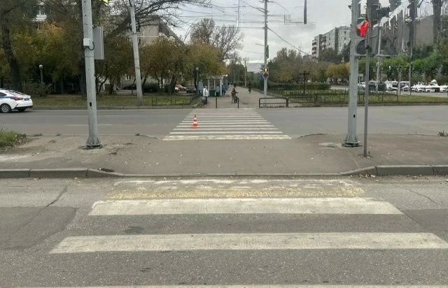 В Абакане иномарка сбила 11-летнего школьника на самокате