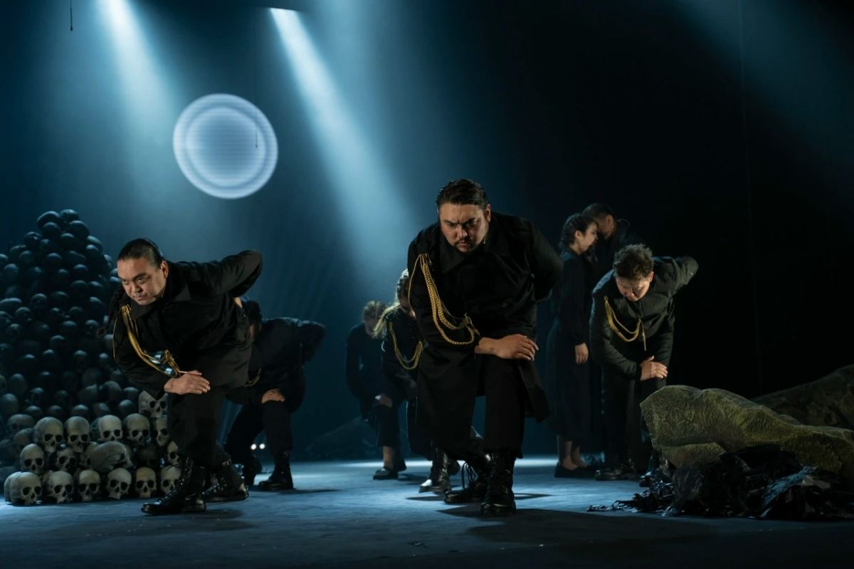Театр Топанова открывает юбилейный сезон премьерой трагедии «Хан Мирген» Театр Топанова открывает юбилейный сезон премьерой трагедии «Хан Мирген»