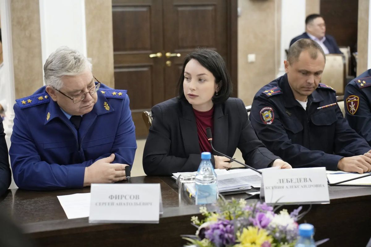 Валентин Коновалов: Провёл заседание штаба по ситуации на топливном рынке Валентин Коновалов: Провёл заседание штаба по ситуации на топливном рынке