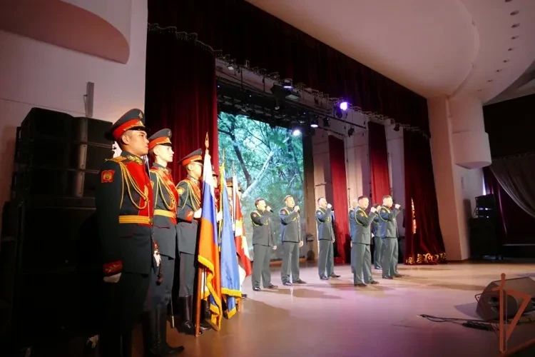 Ансамбль песни и пляски Сибирского округа Росгвардии выступил в Хакасии и Тыве Ансамбль песни и пляски Сибирского округа Росгвардии выступил в Хакасии и Тыве