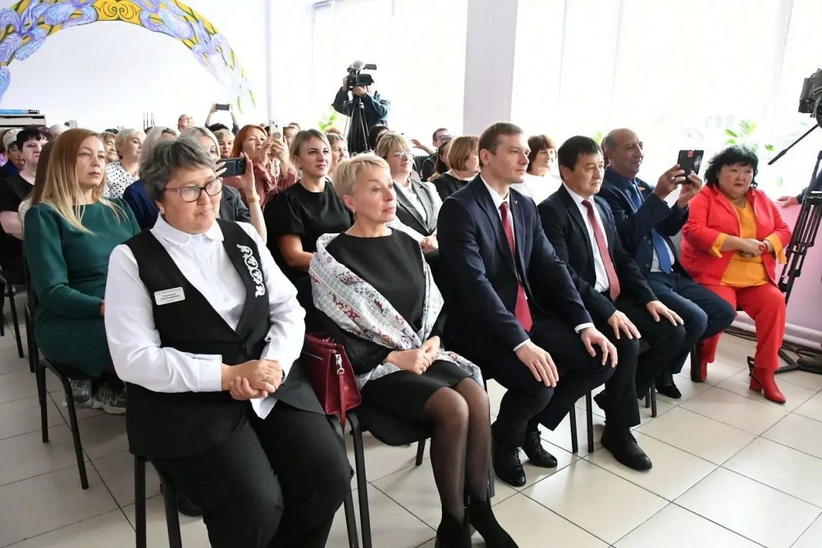 Объекты культуры в Аскизском районе после модернизации осмотрел лично глава Хакасии Валентин Коновалов Объекты культуры в Аскизском районе после модернизации осмотрел лично глава Хакасии Валентин Коновалов