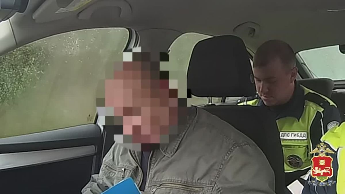 В Алтайском районе сотрудниками Госавтоинспекции задержан водитель микроавтобуса, который незаконно перевозил пассажиров, будучи лишенным водительского удостоверения