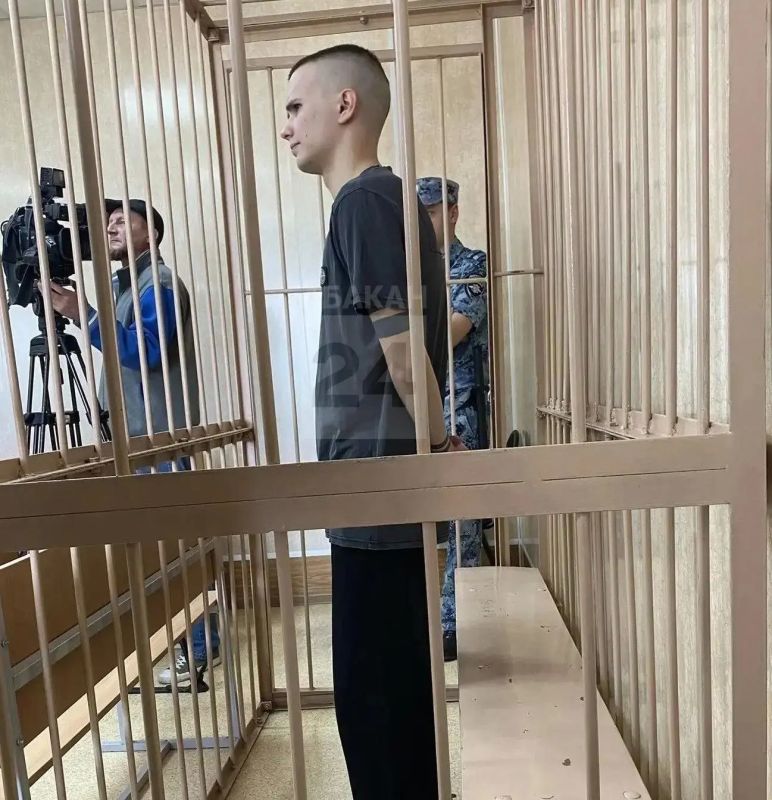 4 года колонии общего режима и выплата ущерба пострадавшим — Абаканский суд вынес приговор 19-летнему жителю Магнитогорска, который подрабатывал на украинских телефонных мошенников