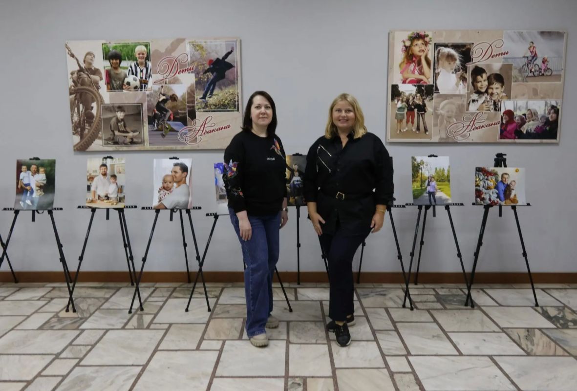 В Администрации города Абакана открылась фотовыставка «Папа в городе Абакане», посвящённая предстоящему Дню отца В Администрации города Абакана открылась фотовыставка «Папа в городе Абакане», посвящённая предстоящему Дню отца