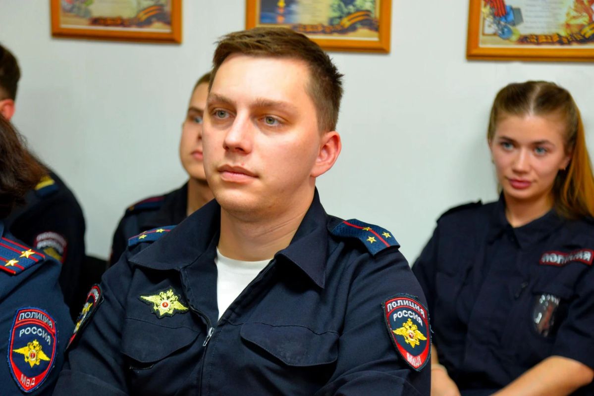 Министр внутренних дел по Республике Хакасия с рабочим визитом посетил ОМВД России по г. Черногорску Министр внутренних дел по Республике Хакасия с рабочим визитом посетил ОМВД России по г. Черногорску