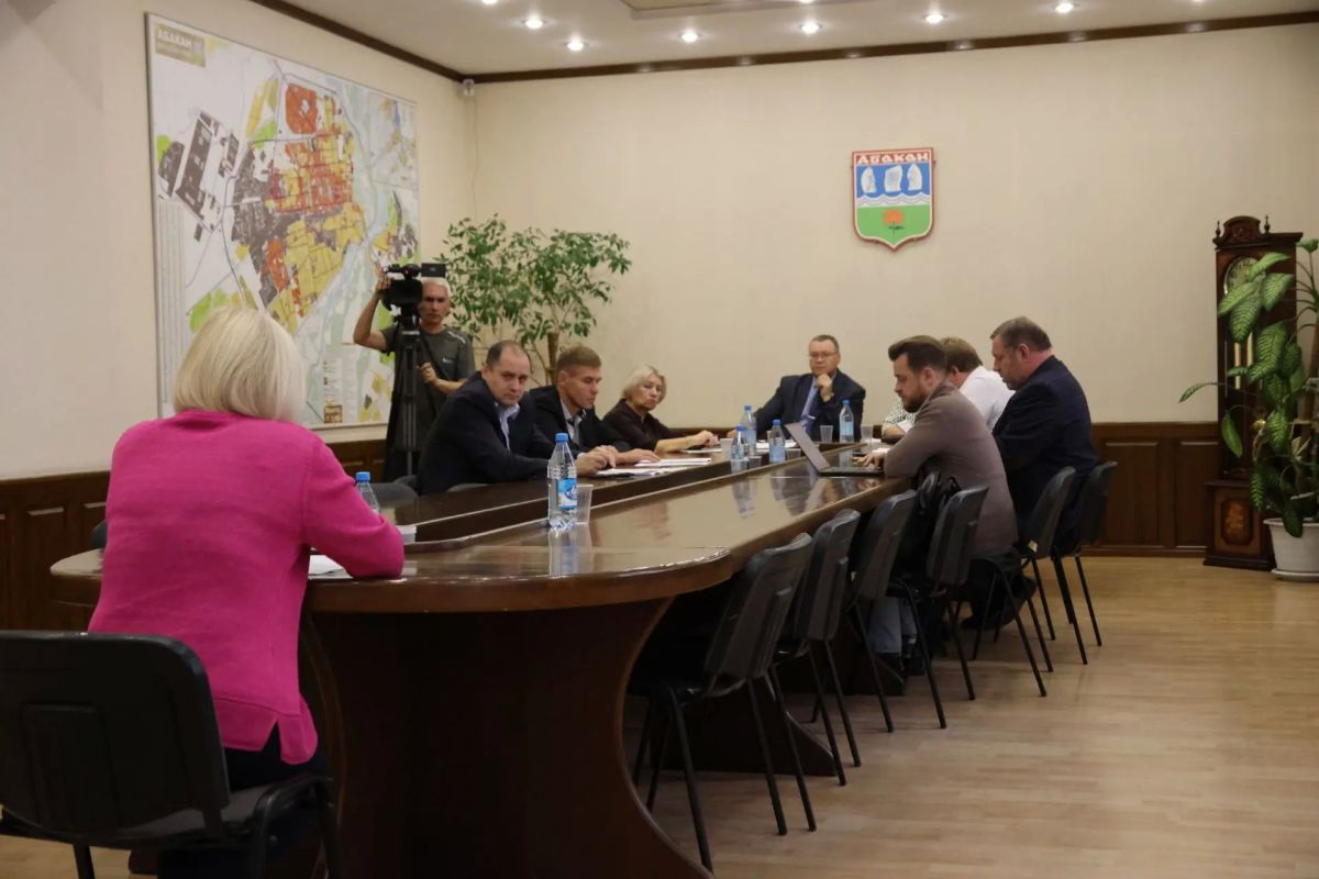В Абакане планируют повысить статус муниципальной награды В Абакане планируют повысить статус муниципальной награды
