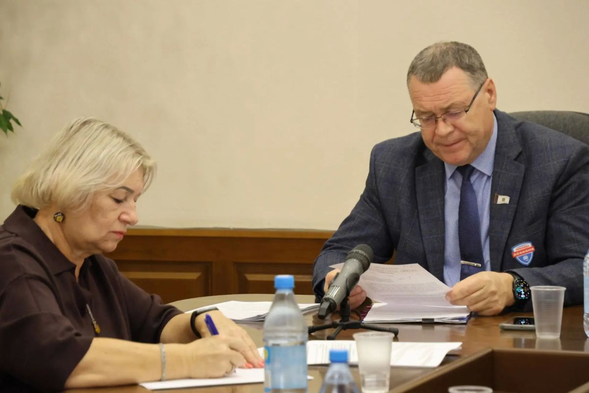 В Абакане планируют повысить статус муниципальной награды В Абакане планируют повысить статус муниципальной награды