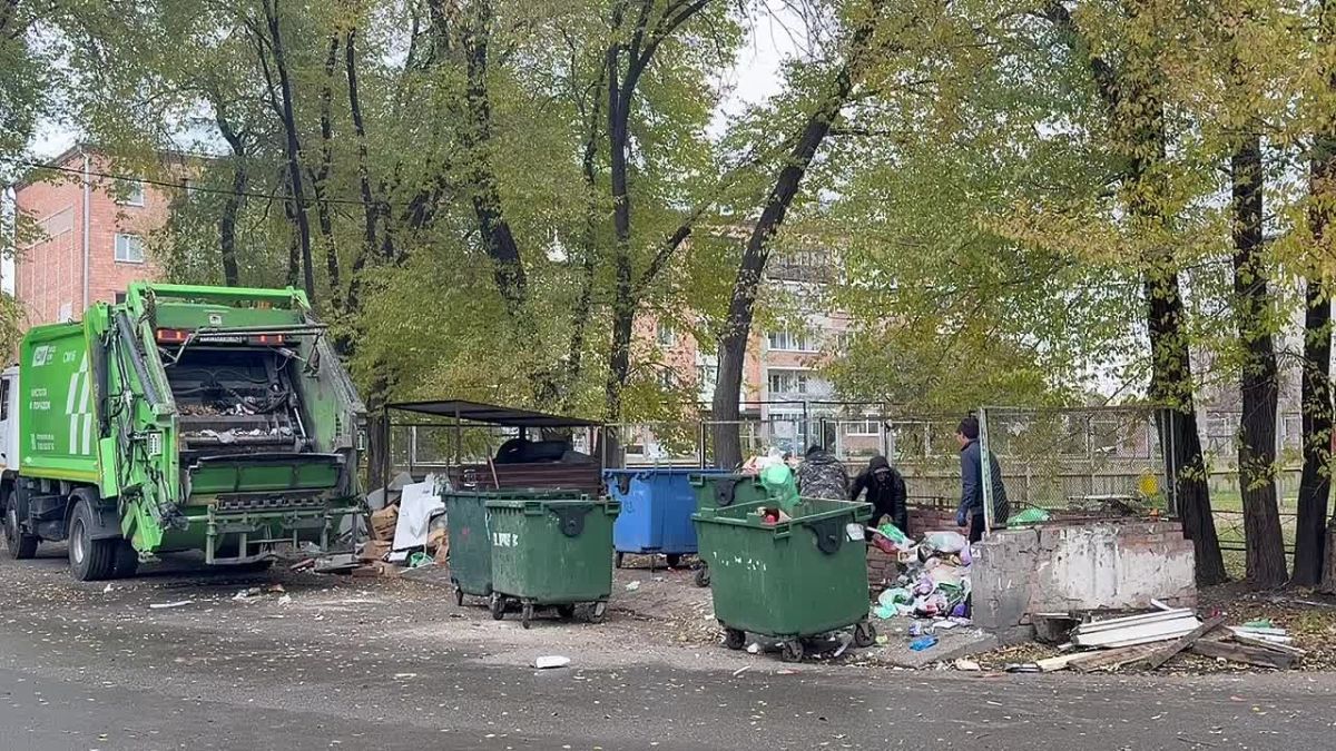 Хакасию освобождают от мусора: регоператор работает, не покладая рук
